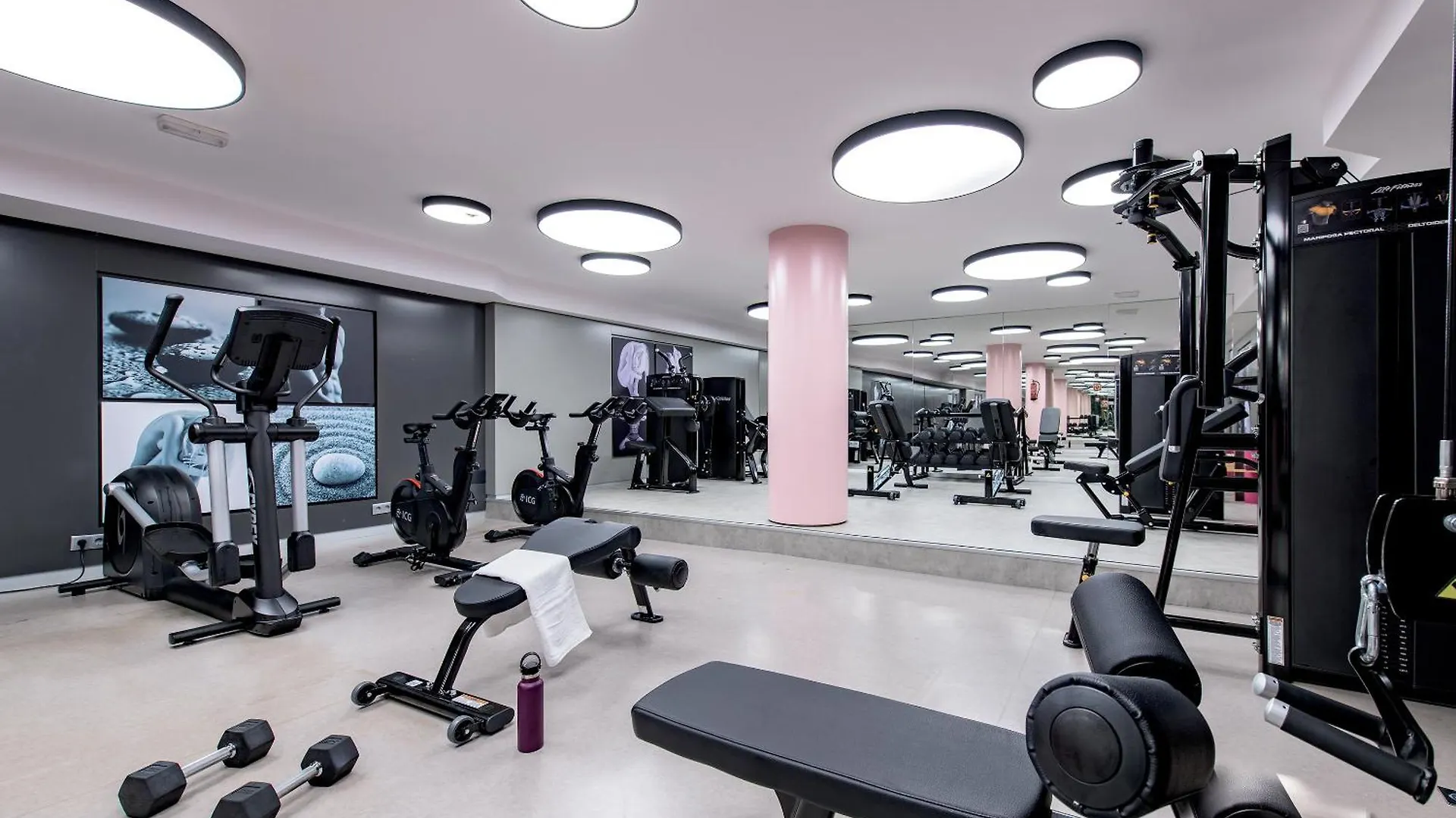 Hotel Garbi Ibiza & Spa Playa d'en Bossa 4*,